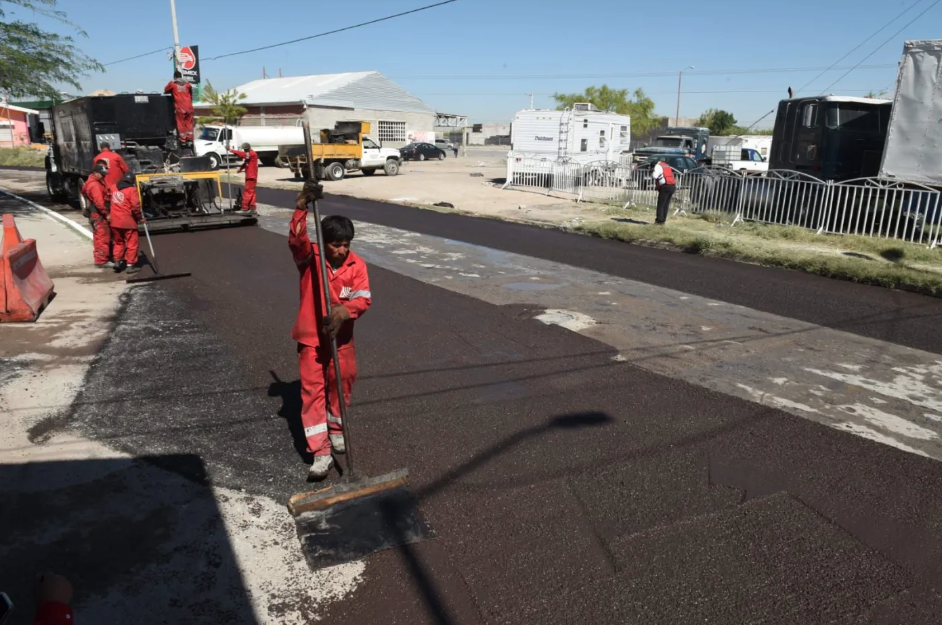 Realizan bacheo en la colonia Zaragoza Sur