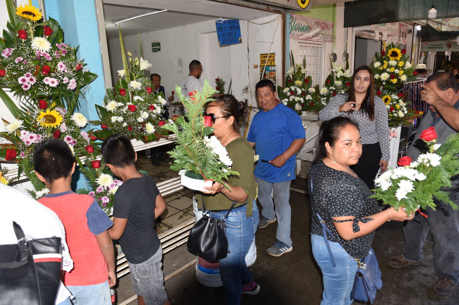 Revisan comercio ambulante con motivo del Día de las Madres en Torreón