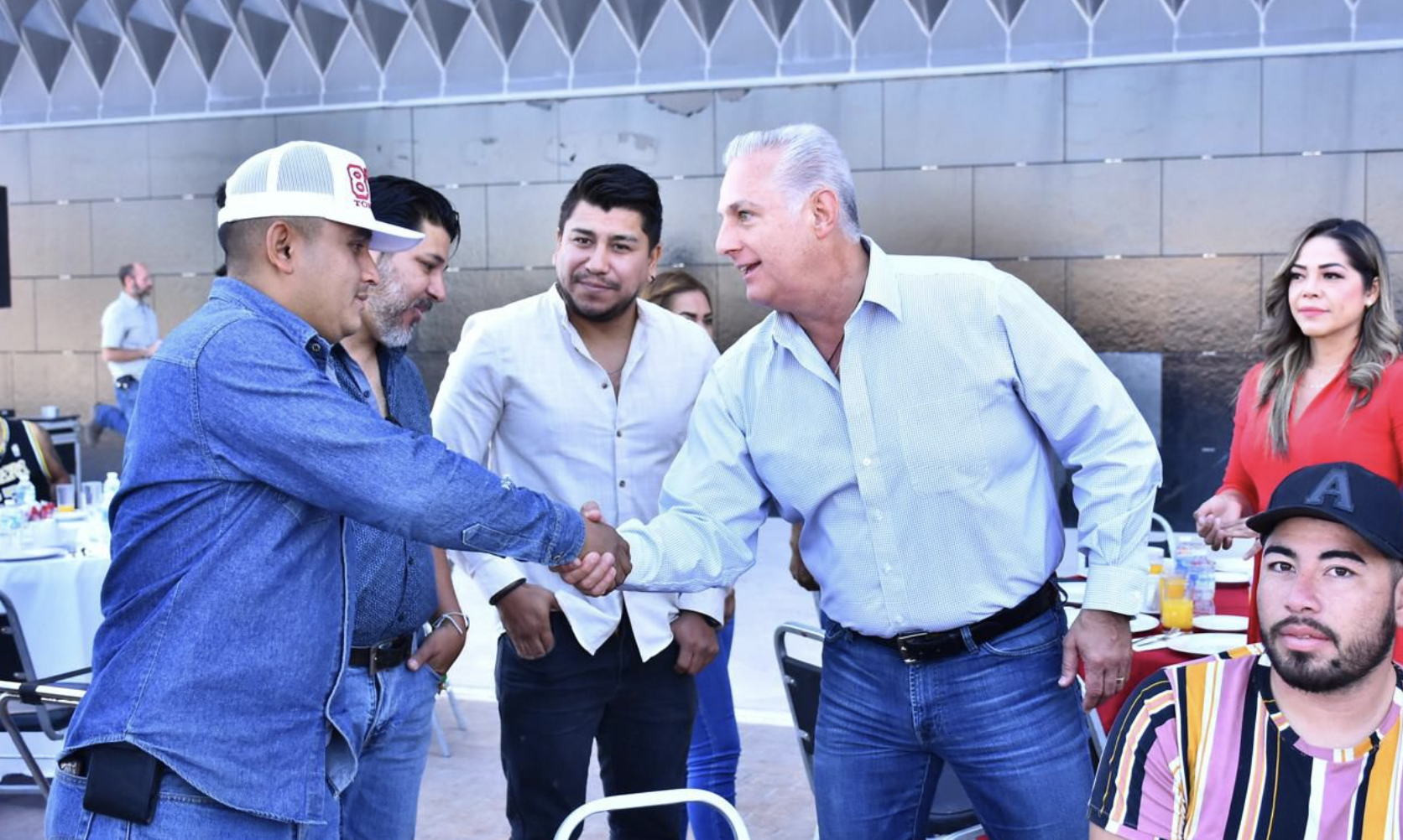 Reconoce Román Cepeda labor de empleados del sindicato minoritario del Municipio