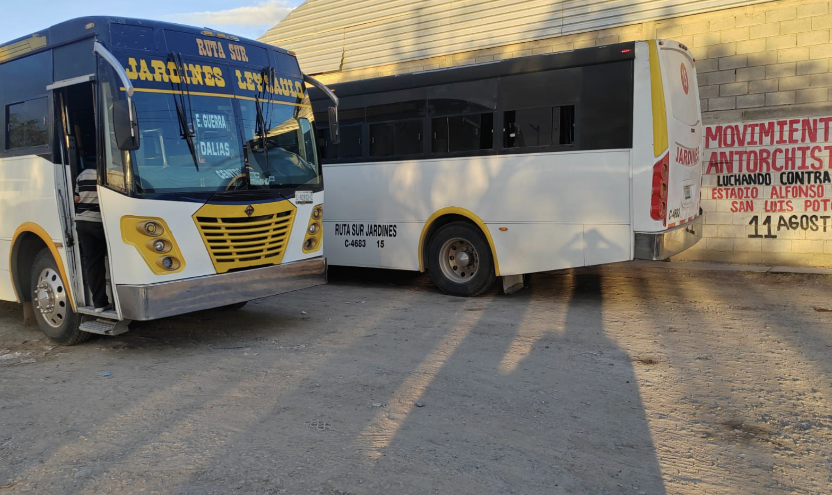 Supervisan operación de autobuses y taxis en Torreón