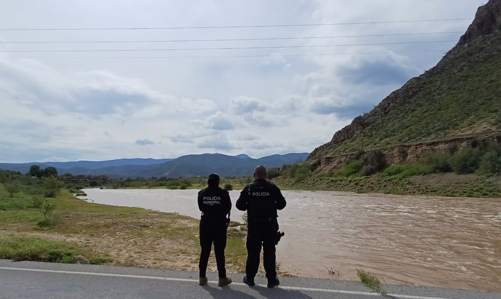 Realizan operativo de prevención ante llegada de agua al Río Aguanaval