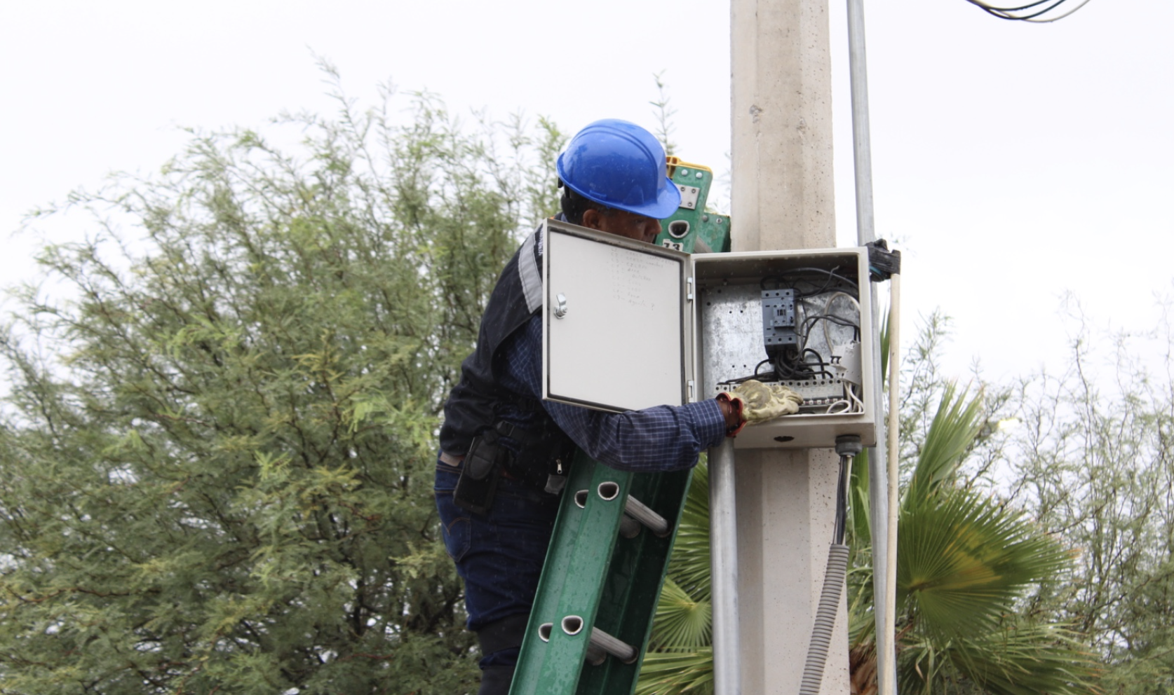 Intensifica Servicios Públicos labores de mantenimiento del alumbrado público tras las lluvias