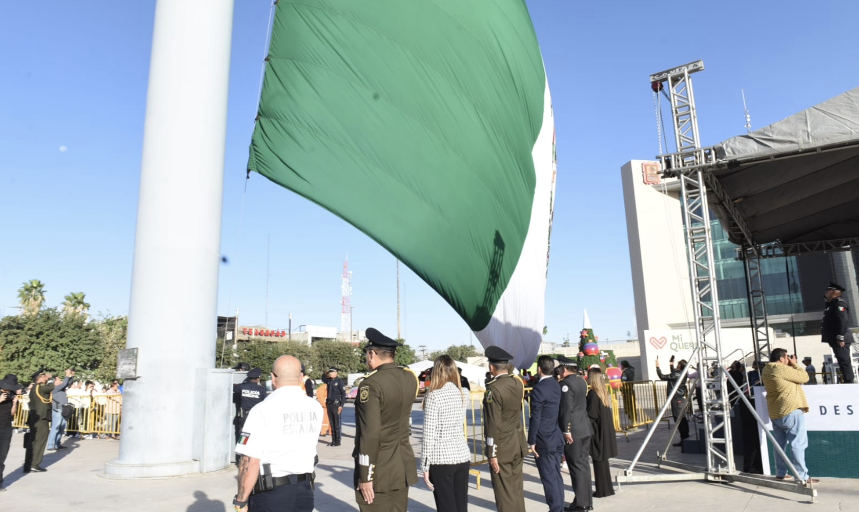 Más de 20 mil personas acuden al desfile de la Revolución Mexicana en Torreón