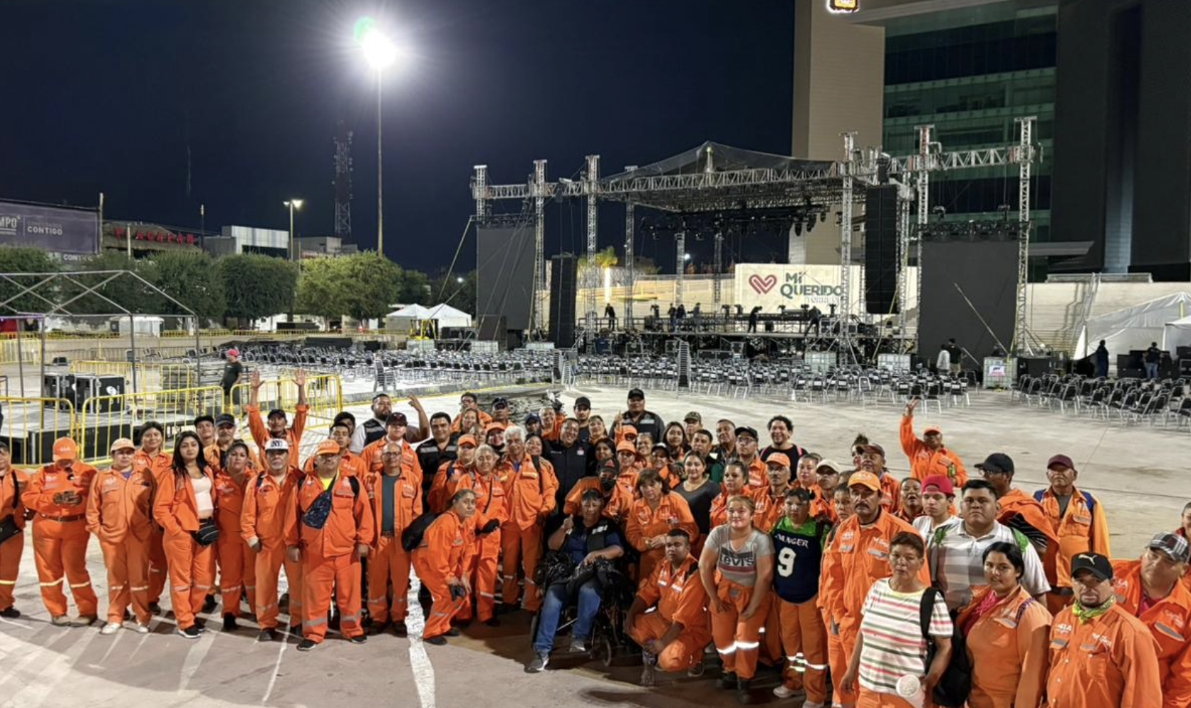 Amanece la Plaza Mayor totalmente limpia después de la celebración del Día de la Madre en Torreón