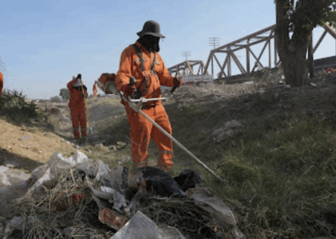 Retiran 50 toneladas de basura de alcantarillas de Torreón