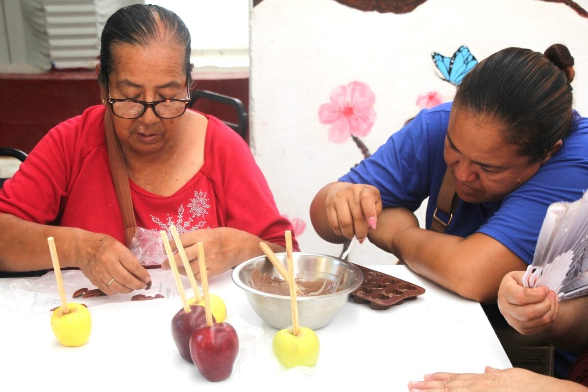 Mujeres de Nueva California y Zaragoza Sur concluyen curso de chocolatería