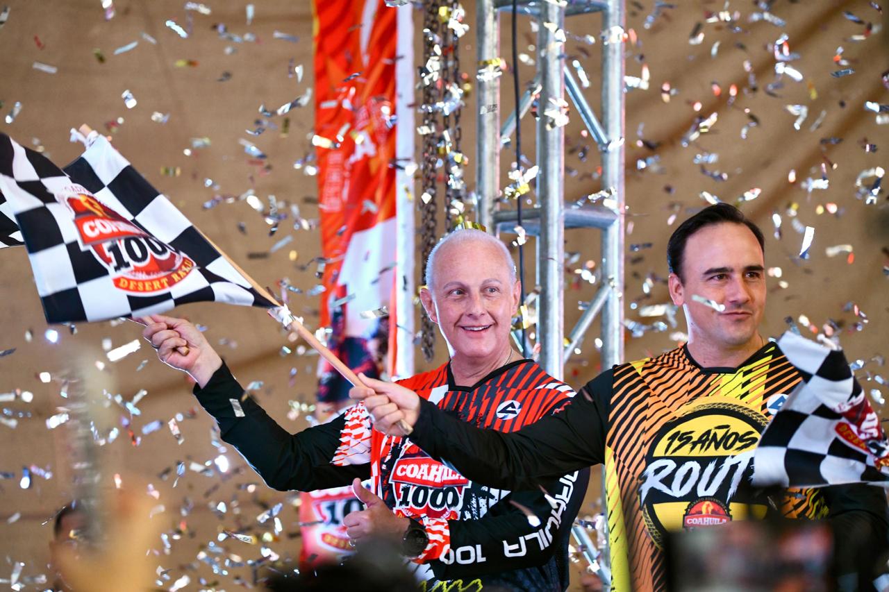 Dan banderazo de arranque de la carrera Coahuila 1000 edición 2025 en Torreón