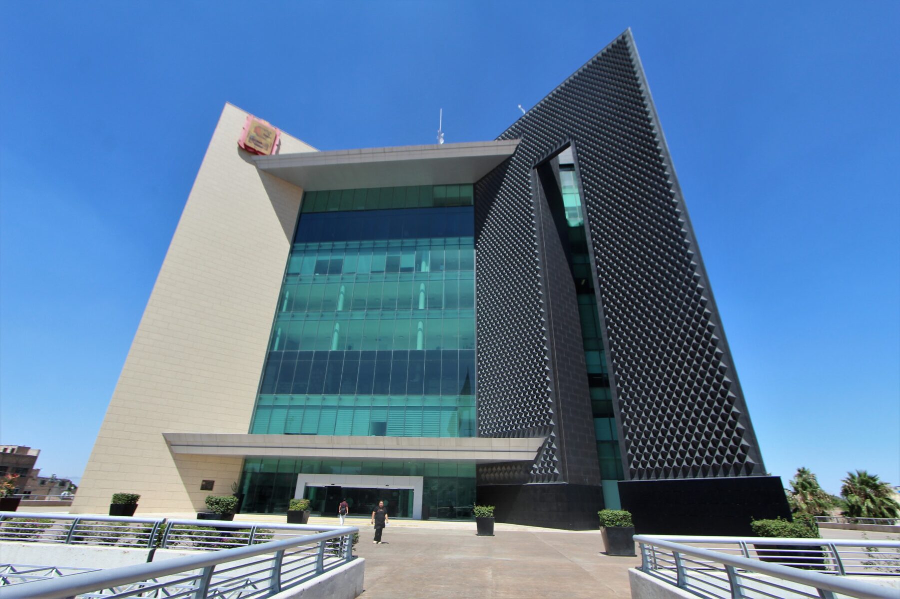 Informan sobre suspensión de labores por conmemoración del 115 aniversario de la Revolución Mexicana; áreas prioritarias mantendrán la atención