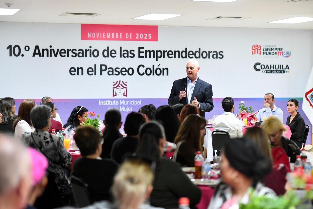 Román Alberto Cepeda González reconoce a las mujeres emprendedoras de Torreón