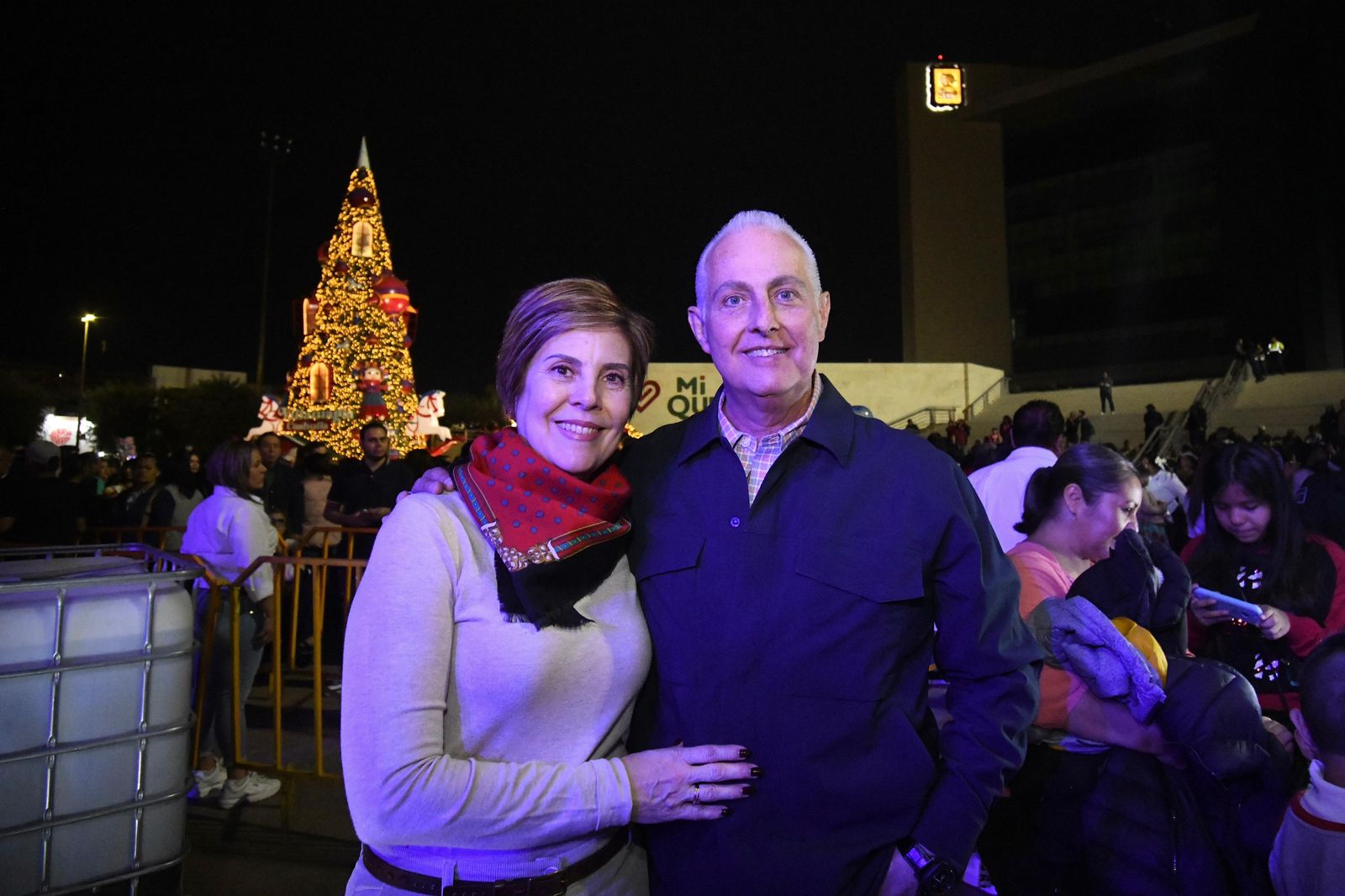 Román Alberto Cepeda González enciende la navidad en Villamagia Coahuila de la Plaza Mayor de Torreón