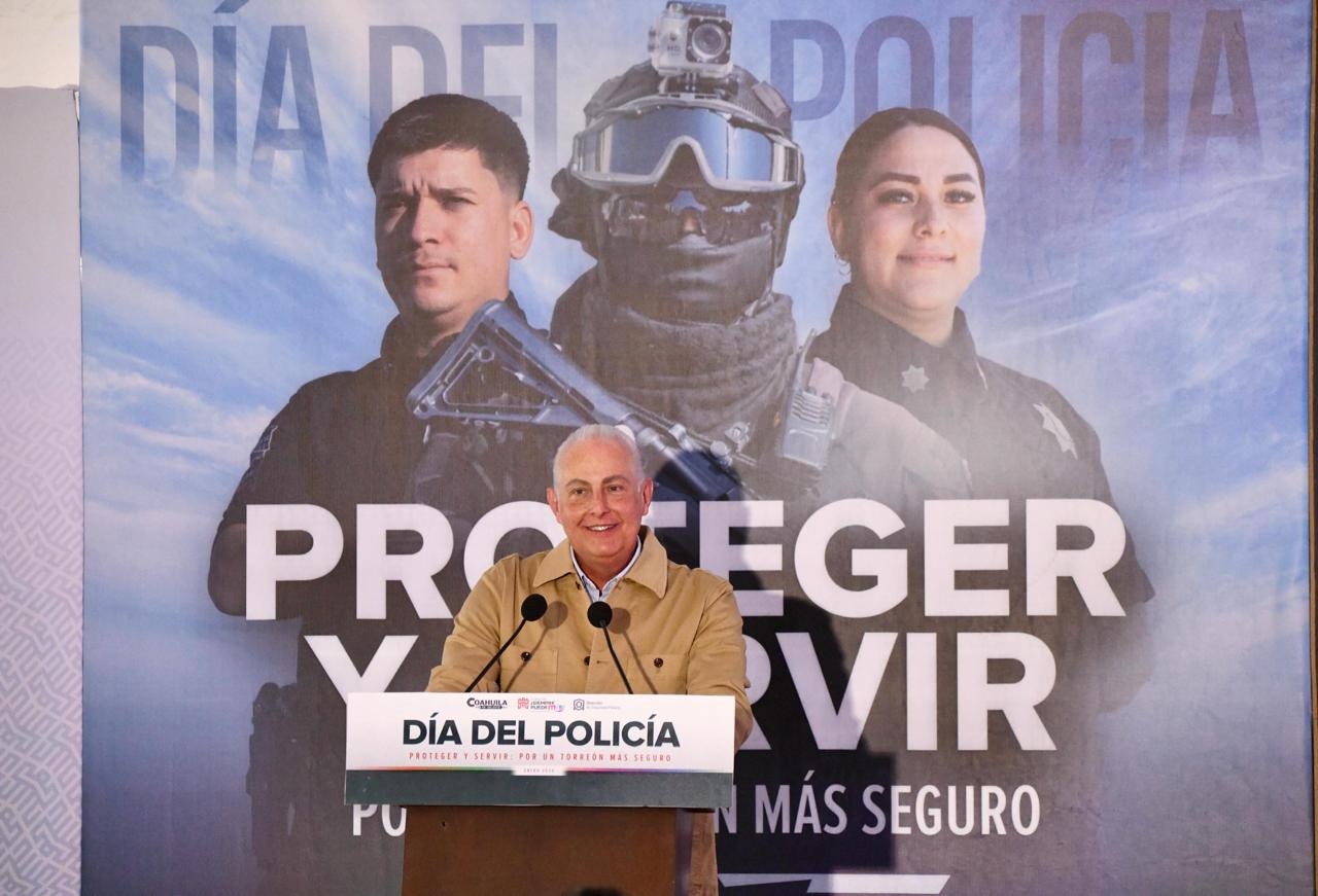 Román Alberto Cepeda González reconoce a la Policía de Torreón