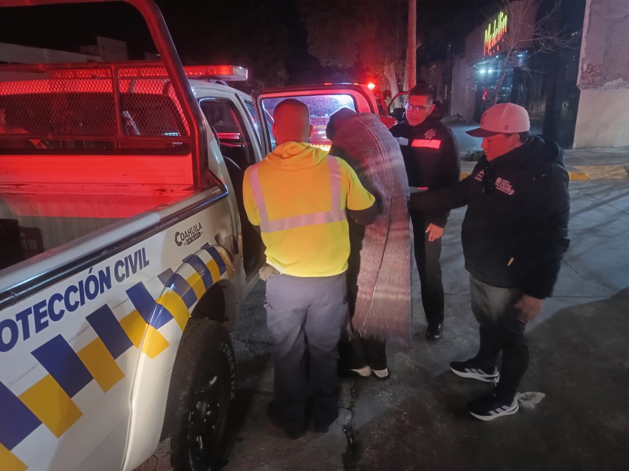 Albergues municipales cuentan con 18 personas en resguardo; lluvias dejan solo encharcamientos leves