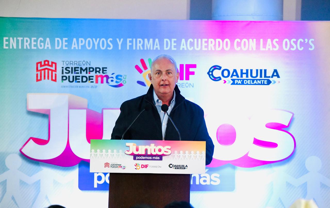 Román Alberto Cepeda González firma convenio y entrega apoyos económicos a 55 OSC´S: Juntos Podemos Más